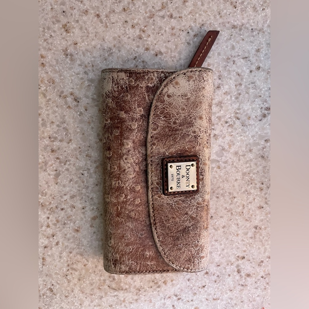 Dooney and Bourke wallet